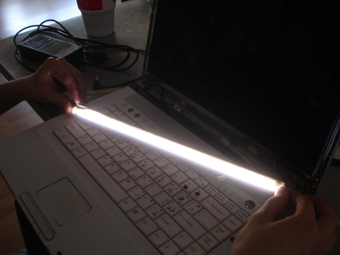 Замена и ремонт подсветки экрана ноутбука в Бердске