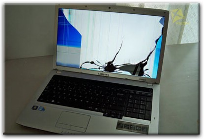 замена матрицы на ноутбуке Samsung в Бердске